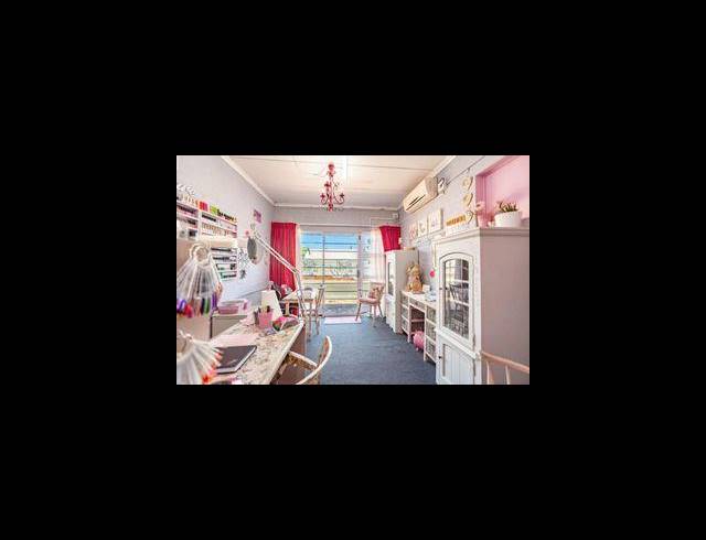 5 BEDROOM HOUSE FOR SALE IN CHURCHILL ESTATE